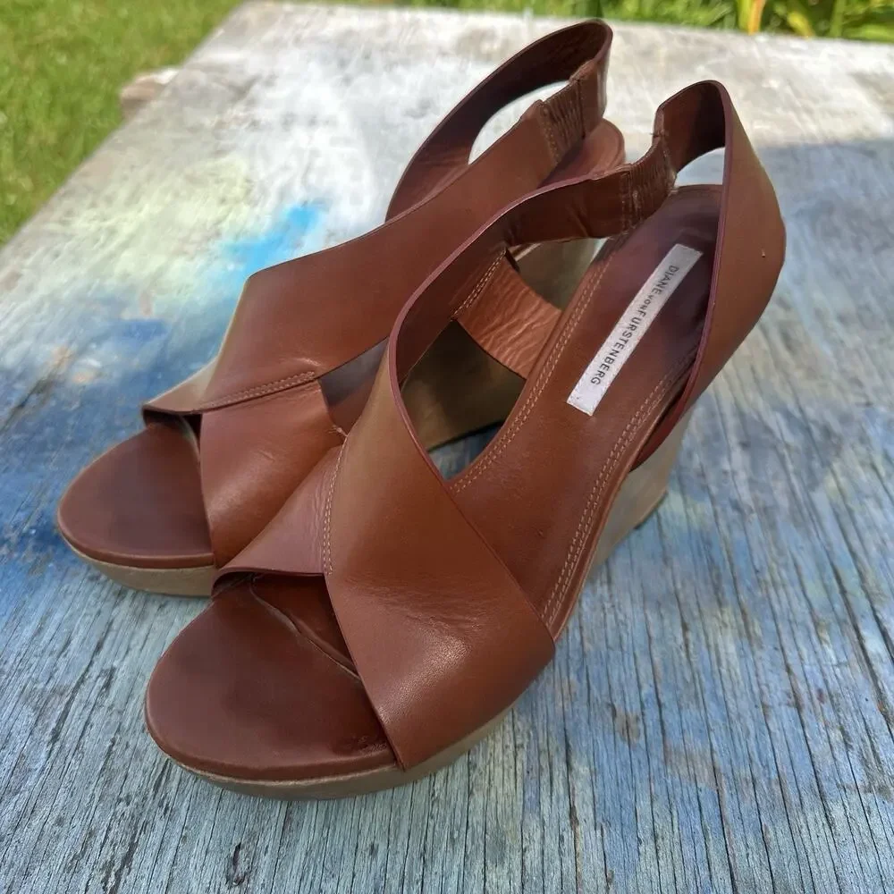 Diane Von Furstenberg Camel Wood Wedge Crossover Heels Women’s 9.5 - 999